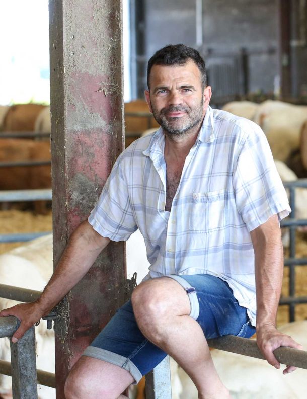 Stéphane Turbeaux, installé en tant qu'éleveur sur la commune de Vallières-les-Grandes depuis 1998